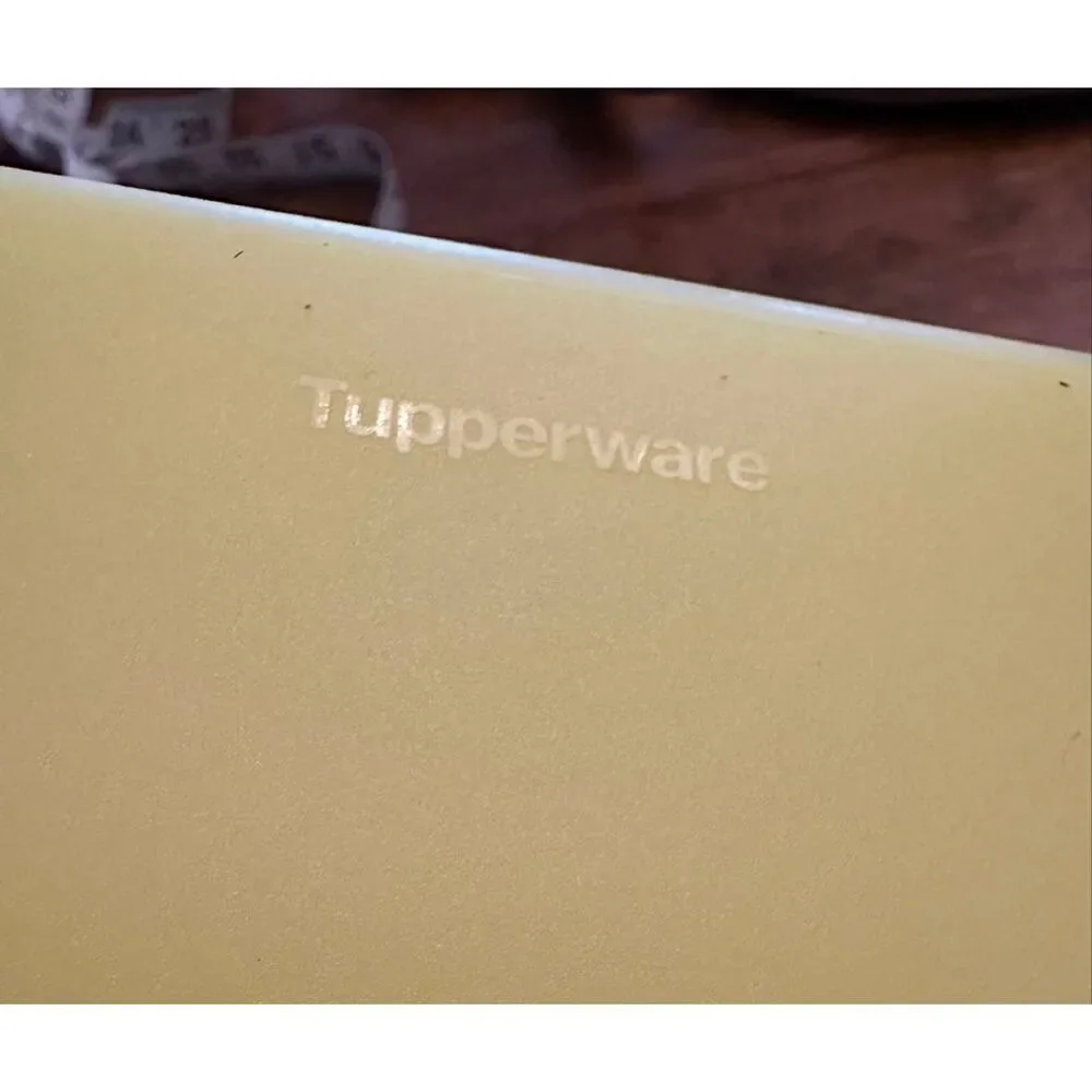 Vintage 1990’s Yellow Tupperware Sandwich Keeper